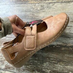 2 for $30 sale: NWT CG GC Shoes brown faux leather Mary Jane’s shoes / 8